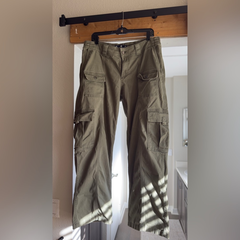 Hollister Olive Green Low-Rise Baggy Cargo Pants